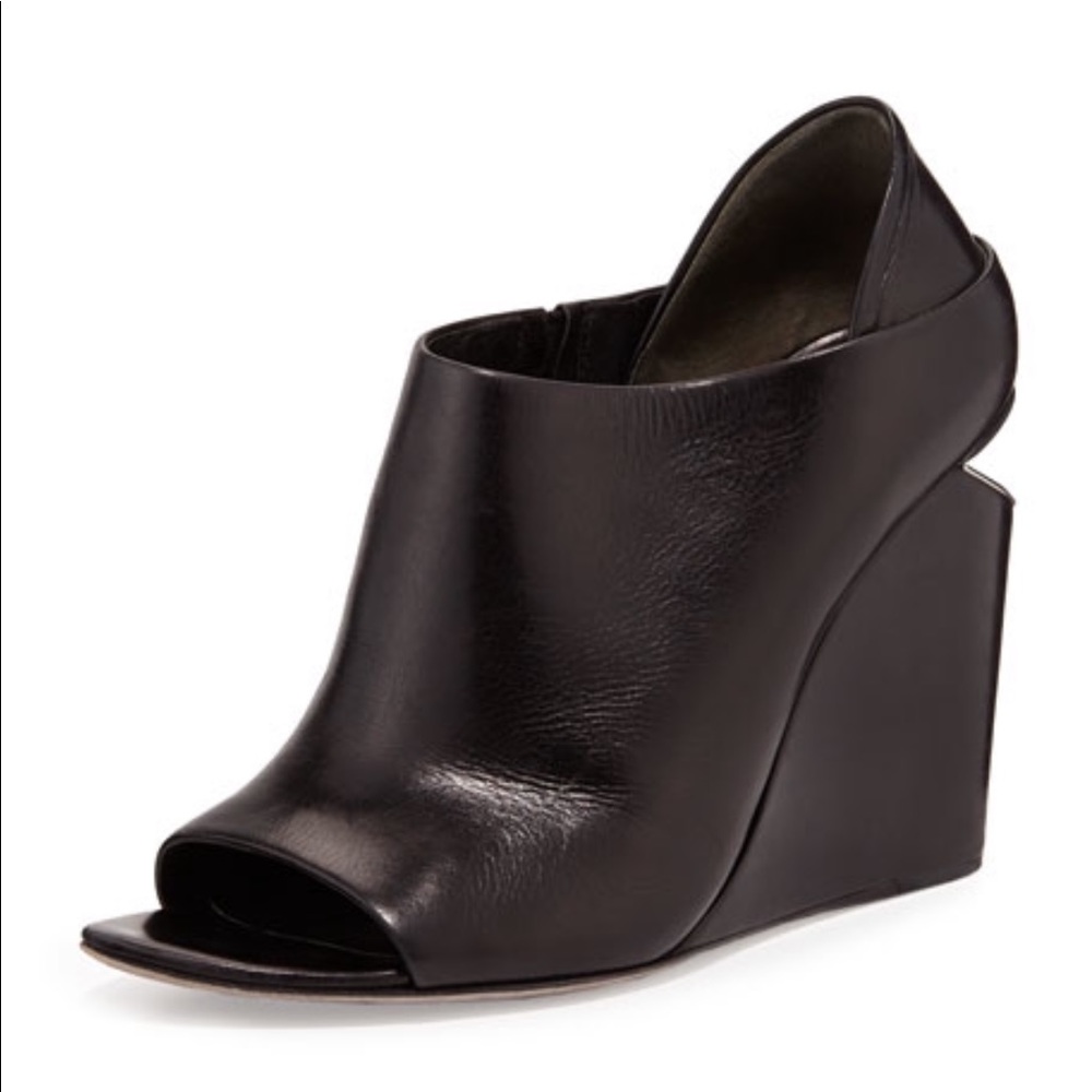 Alexander wang black leather booties size 36